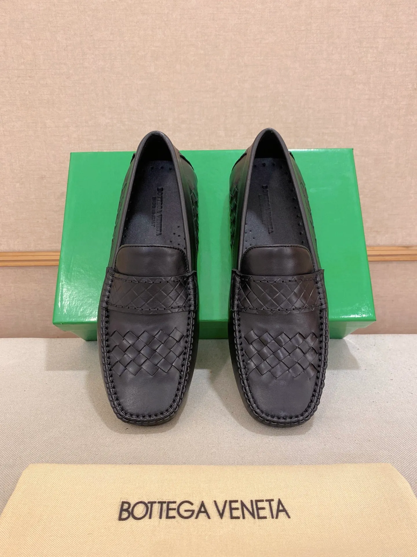 Men's shoes 💰 400💰 (Niu Li + Niu Pad) [BV] latest hot style‼ ️Casual men's shoes, uppers imported first-layer cowhide ➕Full imported cowhide lining✔️Exquisite workmanship, excellent foot feel, special rubber soles✔️, cool and fashionable, the latest fashion, fashionable outsole, hurry up. Code number: 38-44 (can be customized to 37.45, non-refundable)